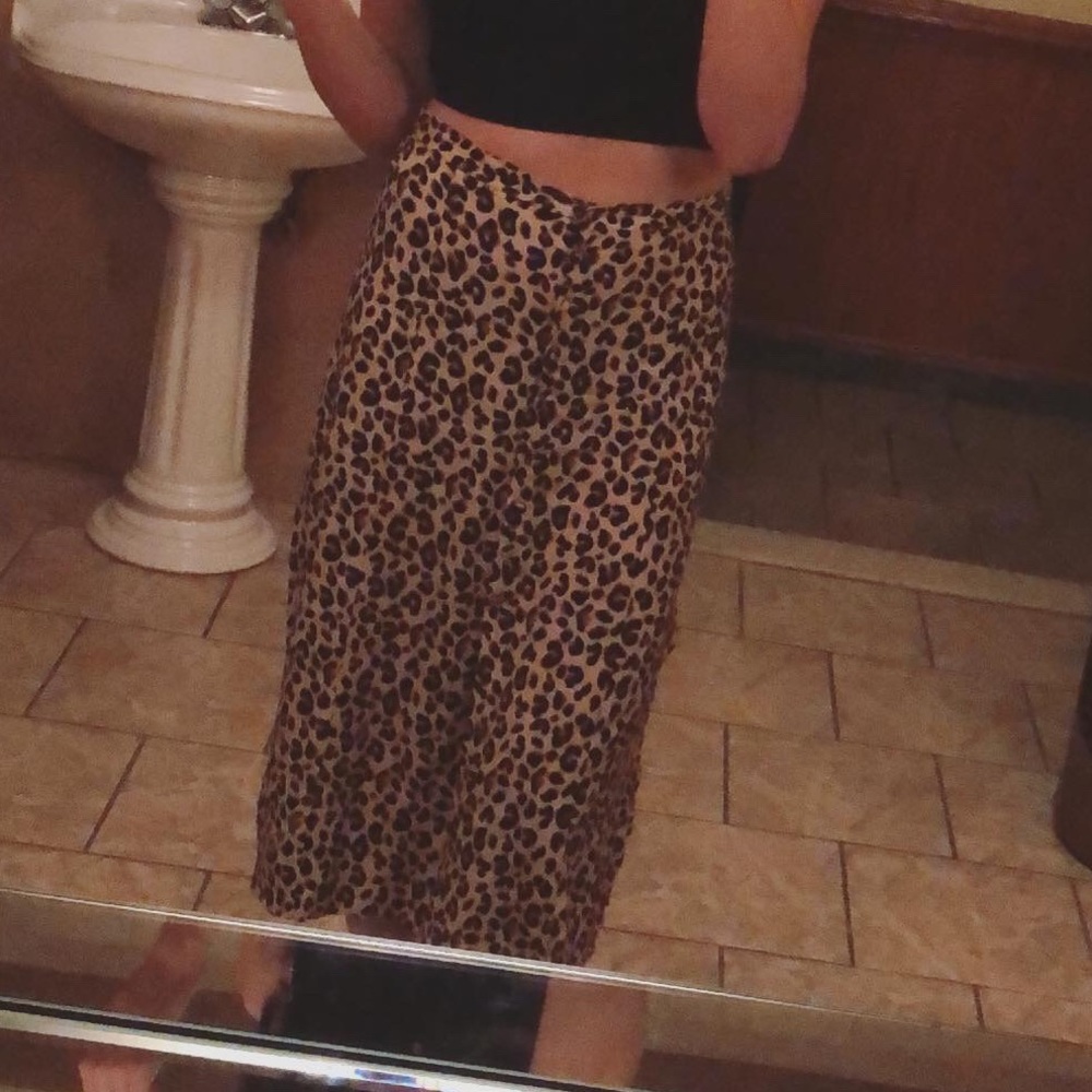 Leopard Print Midi Skirt 🐆